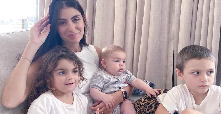 Mariana Uhlmann encanta com clique fofo do filho caçula: ”Bom dia segunda!”