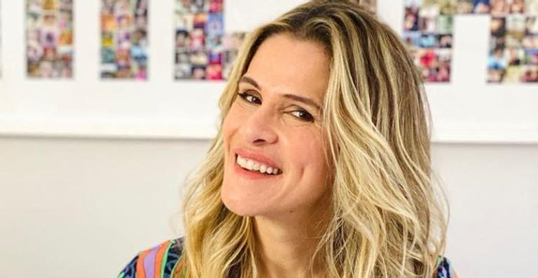 Ingrid Guimarães diverte a web ao surgir malhando com o seu cachorro e com a filha, Clara