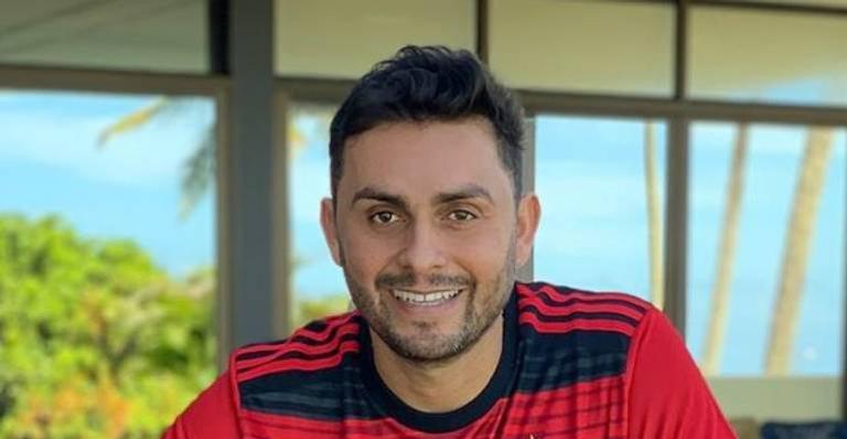 Mano Walter encanta ao mostrar vídeo do filho: ”José se acalma quando escuta a minha voz”