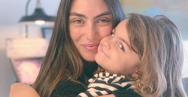 Mariana Uhlmann fala sobre fases do sono da filha Maria: ”Nunca me deu trabalho”
