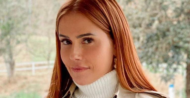 Deborah Secco posa belíssima de lingerie e aumenta temperatura da web: ”Marido de sorte”