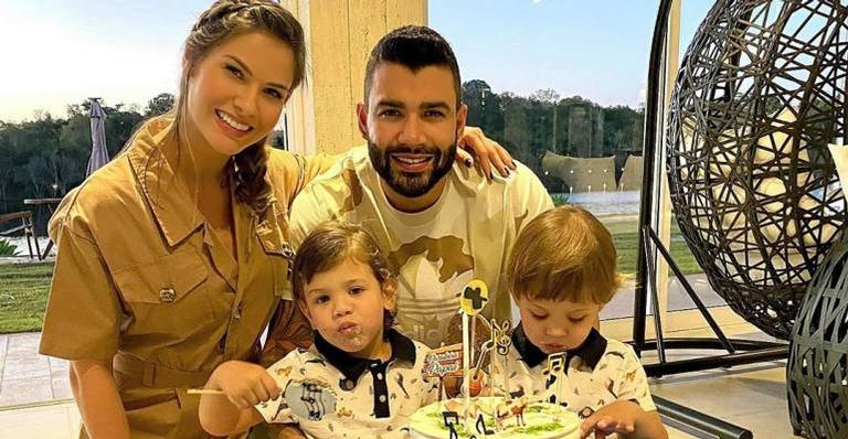 Filhos de Gusttavo Lima roubam a cena em foto de aniversário do cantor: ”Foto perfeita”