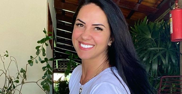 Graciele Lacerda posa com shorts mínimo e ostenta pernões musculosos: ”Espetáculo de mulher”