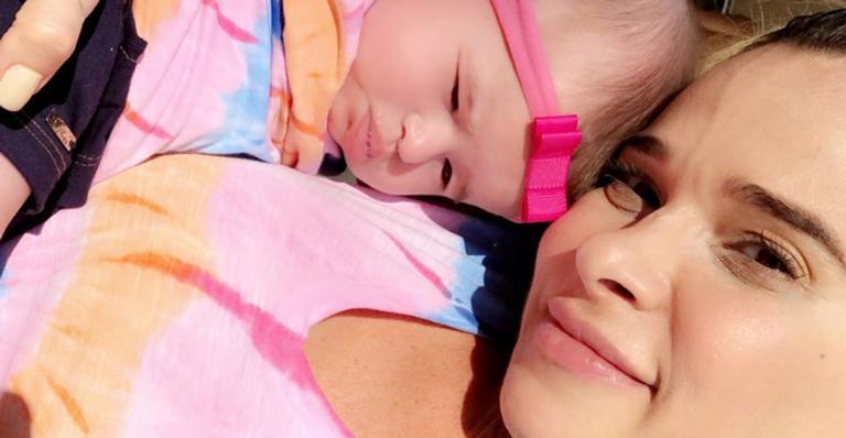 Dany Bananinha se derrete pela filha e encanta web: ”Solzinho na careca”