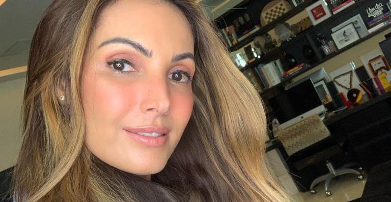 Patricia Poeta mostra gravação na sala de sua casa: ”Novos tempos”