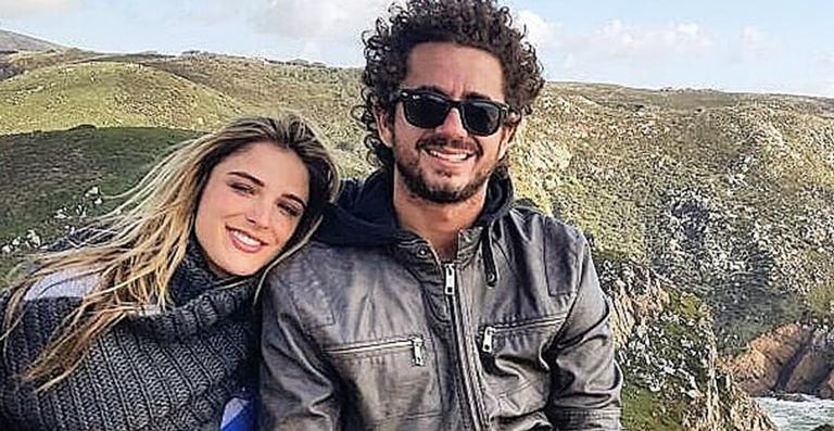 Felipe Andreoli relembra foto da infância e Rafa Brites brinca: ”Casei com meu filho”