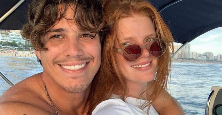 Romulo Arantes Neto celebra namoro com Sonia Vasena: ”Um ano e meio de puro amor”