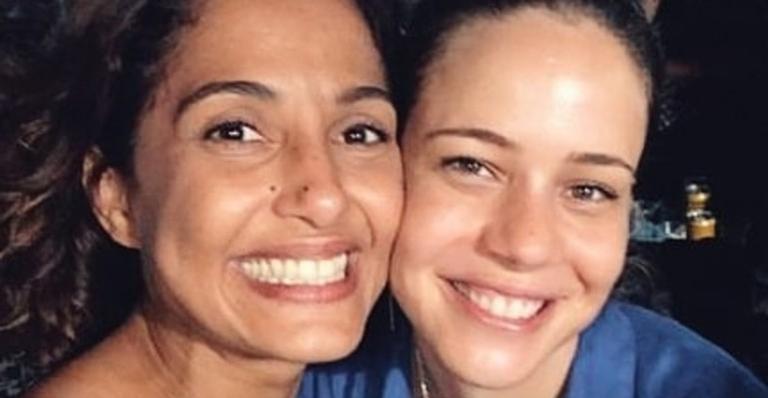 Camila Pitanga faz declaração de aniversário para Leandra Leal: ”Amiga de irmandade”