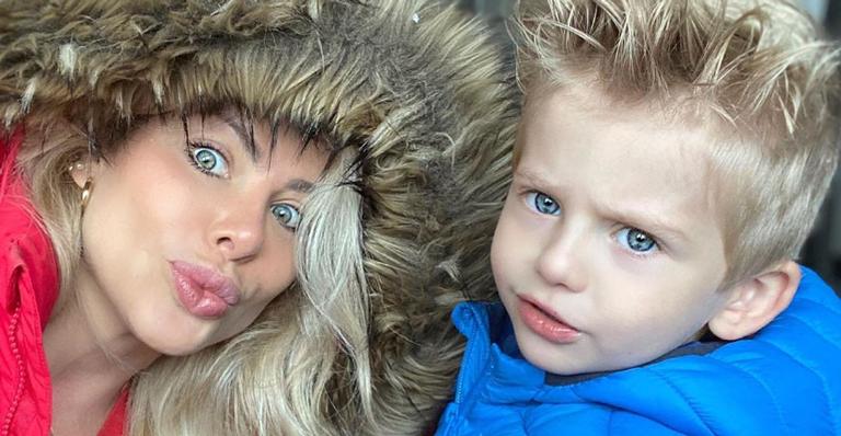 Karina Bacchi divide cliques fofíssimos com o filho e fãs se derretem