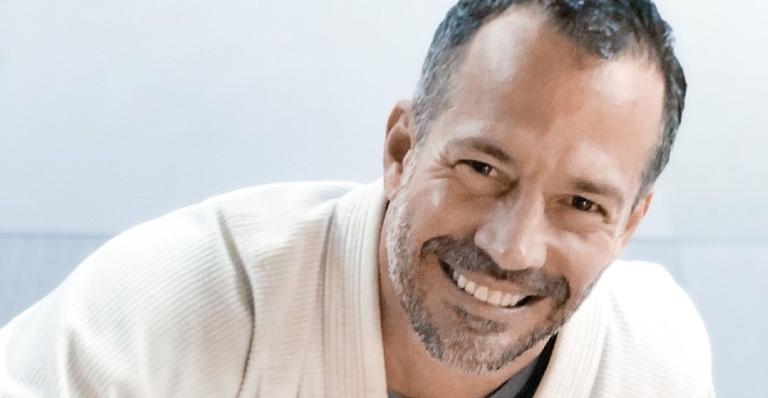 Prestes a ser pai novamente, Malvino Salvador se declara no aniversário de uma das filhas