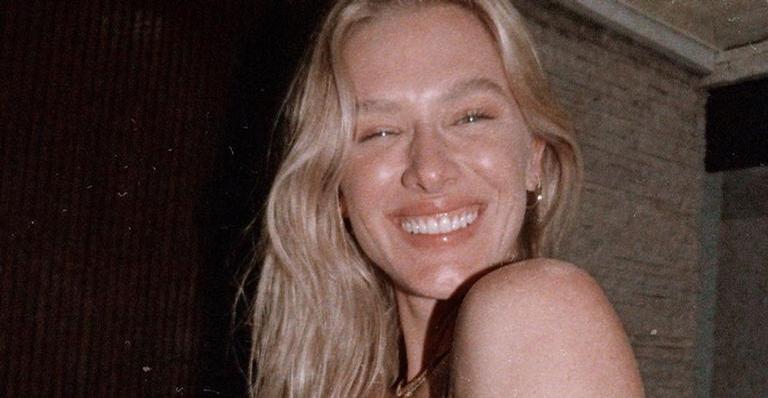 Fiorella Mattheis revela que está há 6 meses sem fazer luzes e mostra loiro natural: ”Ele é tudo”