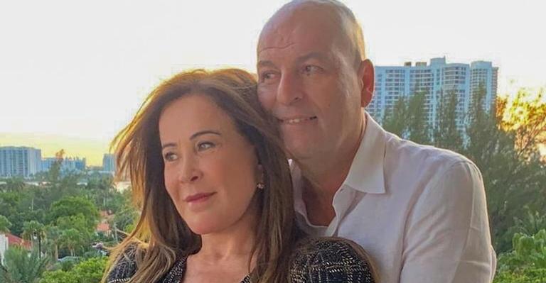 Zilu Godoi comenta sobre intimidade e revela ciúmes do namorado, Antônio Casagrande