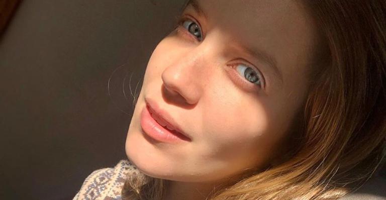 Nathalia Dill celebra 6 meses de gestação com clique da barriguinha: ”Está crescendo”