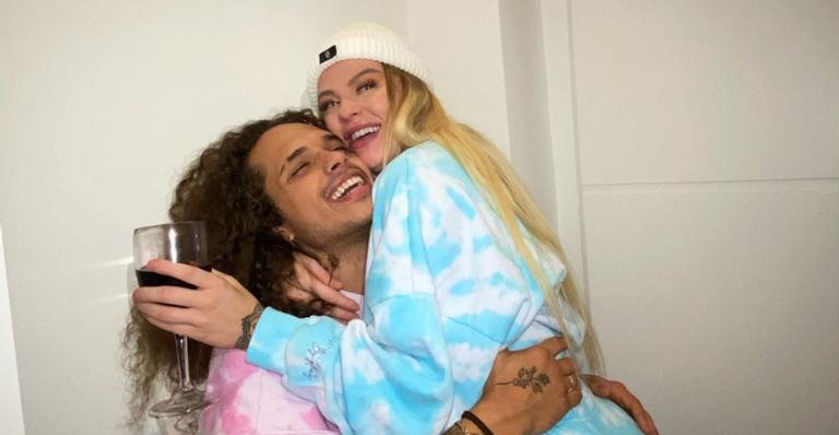 Após assumir namoro, Luísa Sonza compartilha vídeo divertido com Vitão