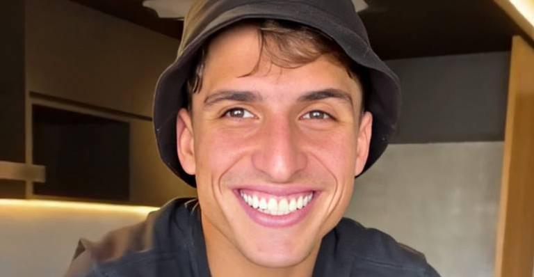 Após publicações misteriosas, Felipe Prior anuncia novo projeto: ”Tropa, cheguei”