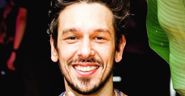 João Vicente de Castro relembra fotos com o pai e celebra aniversário: ”Obrigado por tanto amor”