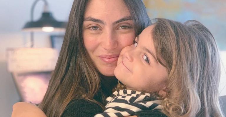 Mariana Uhlmann compartilha clique com a filha e fãs se derretem