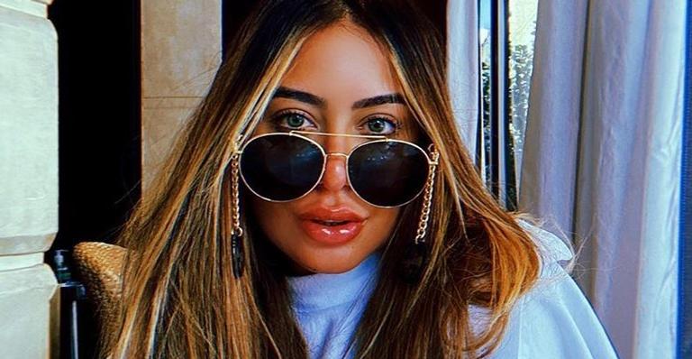Rafaella Santos ostenta barriga trincada e pernões musculosos em clique de biquíni na Grécia