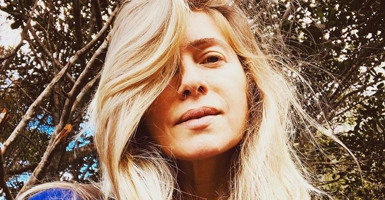 Aos 47 anos, Leticia Spiller surge de biquíni e beleza chama atenção: ”Que mulher perfeita”