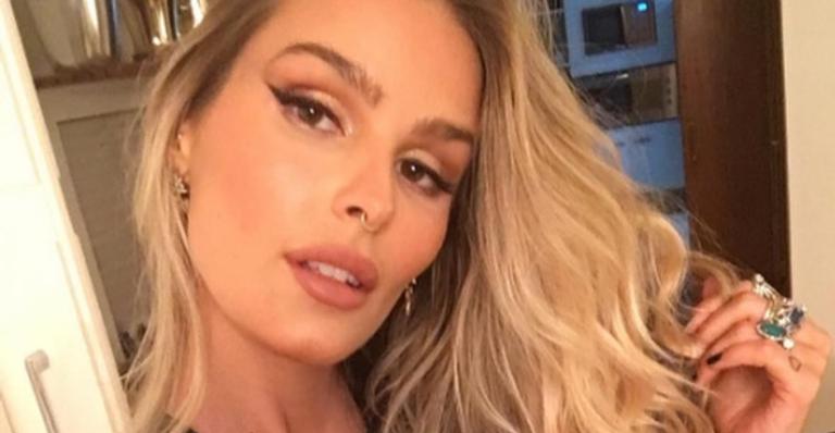 Yasmin Brunet esbanja beleza e naturalidade em novo clique