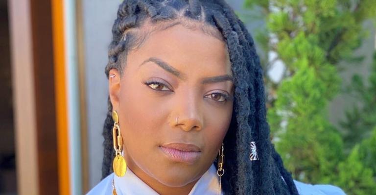 Ludmilla posa belíssima de biquíni e deixa web babando em abdomên definido: ”Que corpo!”
