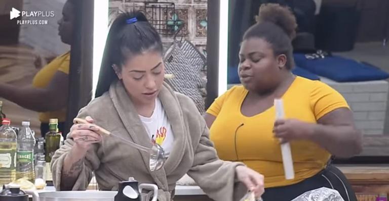 A Fazenda: Após desperdício de comida, Jojo e Mirella discutem: ”Vou fazer pra mim”