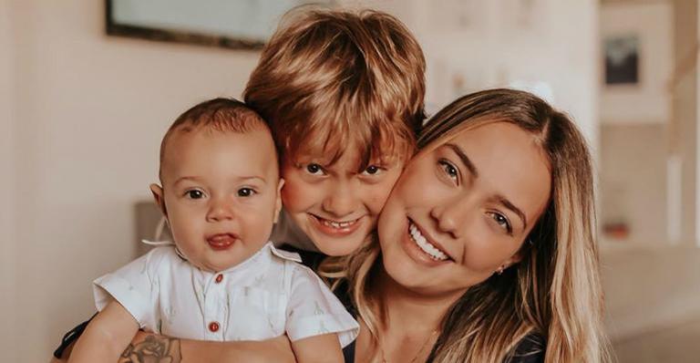 Carol Dantas se derrete ao flagrar momento fofo entre os filhos, Davi Lucca e Valentin