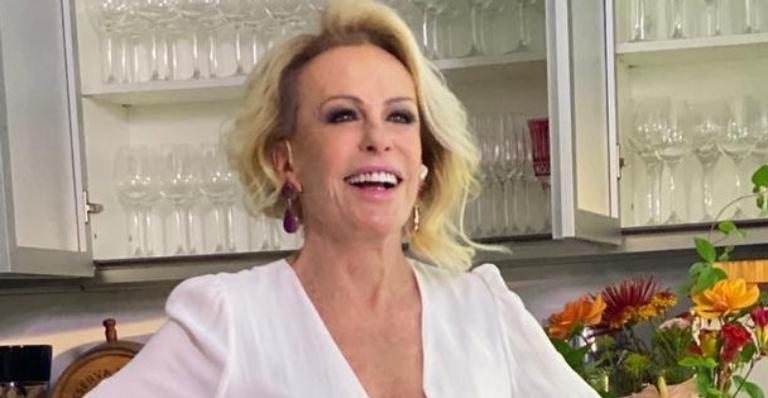 Ana Maria Braga posa para clique encantador e arranca elogios dos fãs: ”Sempre linda”