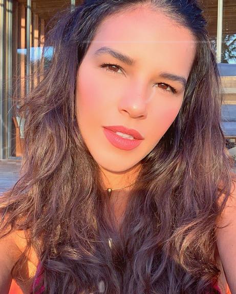 Mariana Rios surge deslumbrante em clique de biquíni e arranca suspiros: ”Sensacional!”