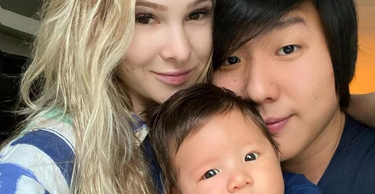Pyong Lee posa com a família e se declara: ”Meu maior sonho realizado”