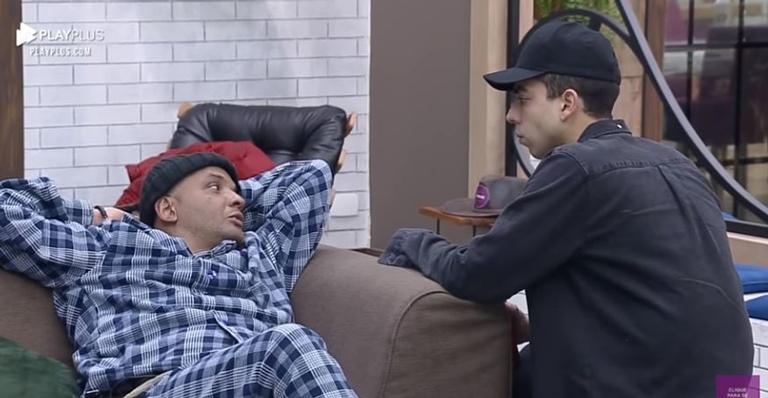 A Fazenda: Na roça, Fernandinho Beat Box desabafa: ”Tudo muito tenso para mim”