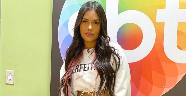 Flay, do BBB20, tira a mecha rosa do cabelo e revela: ”Pra mim é uma mudança absurda”
