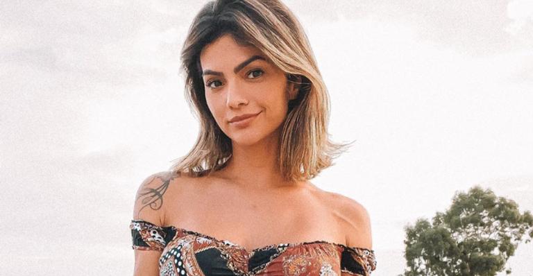 Kelly Key esbanja flexibilidade ao praticar Yoga: ”Minha prática de hoje”