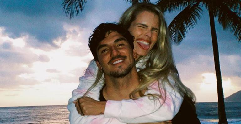 Yasmin Brunet curte dia de sol ao lado de Gabriel Medina