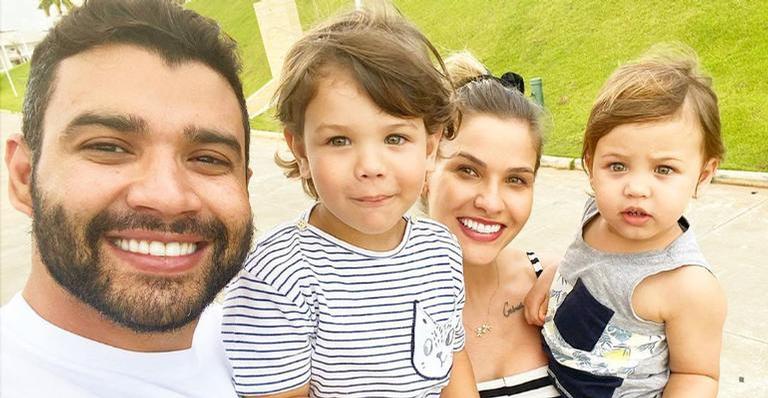 Andressa Suita filma o filho, Samuel, passando aspirador e se derrete: ”Ajudante do dia”