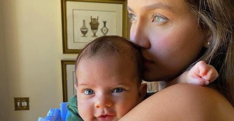 Biah Rodrigues compartilha vídeo fofíssimo para comemorar os 4 meses do filho, Theo