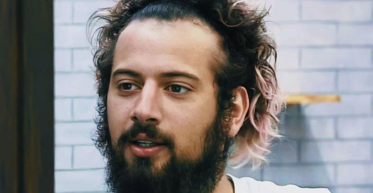 A Fazenda: Cartolouco surge irreconhecível em foto de cabelo curto e sem barba: ”Outra pessoa”