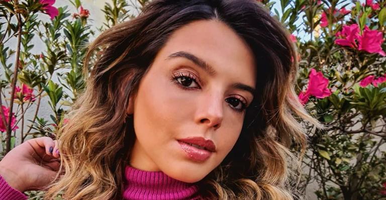 Giovanna Lancellotti encanta ao posar com sua linda família: ”Amo muito vocês”