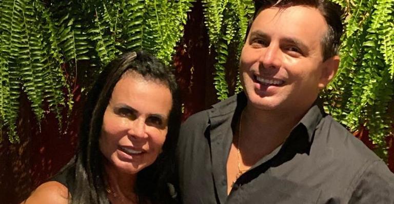 Gretchen se derrete com momento fofíssimo do neto, Bento, com seu noivo, Esdras de Souza