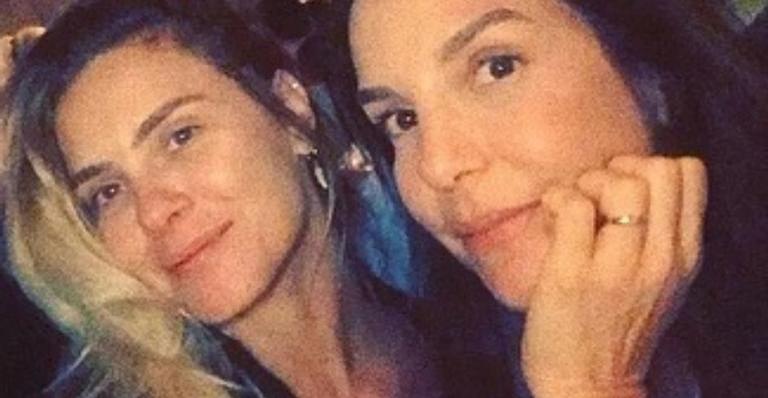 Ivete Sangalo comemora o aniversário de Carolina Dieckmann: ”Amiga linda e talentosa”