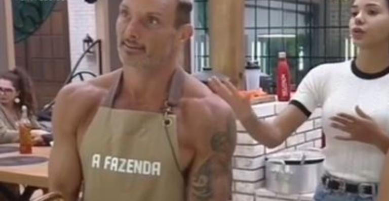 A Fazenda: Juliano Ceglia revela ter terminado relacionamento para entrar no reality