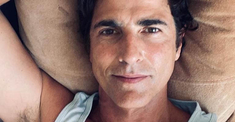 Reynaldo Gianecchini relembra foto com Ana Paula Arósio e faz pedido: ”Volta”