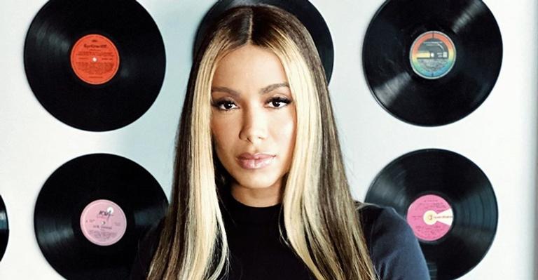 Anitta fala sobre o clipe ‘Me Gusta’ com Cardi B e Myke Towers: ”Tá babadíssimo”