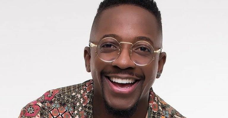 Mumuzinho celebra estreia no ‘The Voice Kids’ e entrega conversa com Claudia Leitte
