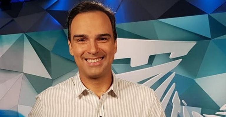 Tadeu Schmidt comemora os 70 anos da televisão brasileira: ”Dei minha modesta contribuição”
