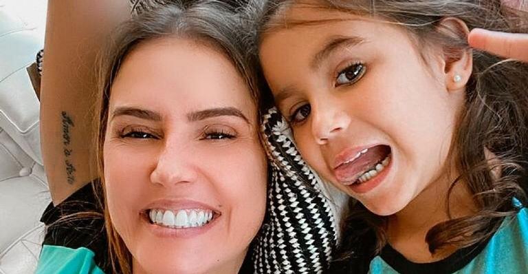 Deborah Secco explode o fofurômetro ao compartilhar vídeo da filha com look de bailarina