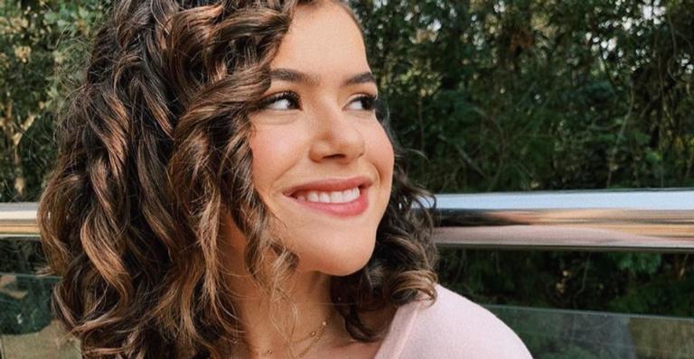 Maisa Silva exibe fases de sua vida e declara: ”Muito especiais”
