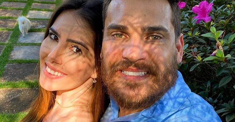 Após Covid-19, sertanejo Cauan pede namorada em casamento e comemora: ”Ela disse sim”