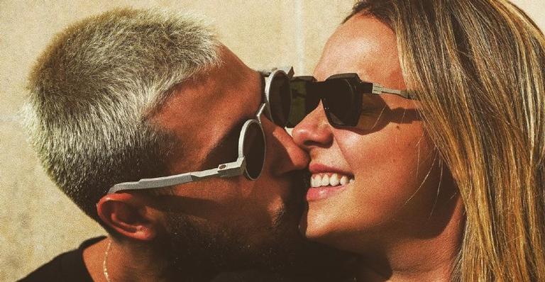Vinicius Martinez diverte os internautas ao publicar clique engraçado com Carol Dantas