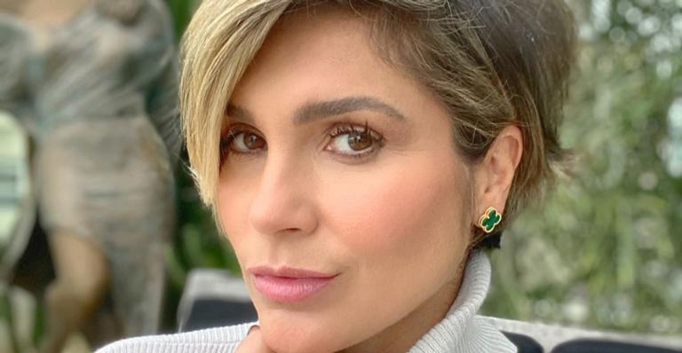 Flávia Alessandra encanta ao posar com lindas flores: ”Primavera com novos ares”